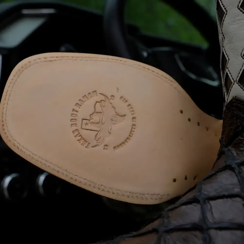 Čokoládově hnědé kožené boty Pirarucu - hranatá špička