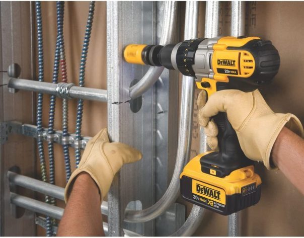 Wiertarko-wkrętarka DEWALT 20 V MAX, 3-biegowa, zestaw Premium 4,0 Ah (DCD980M2)