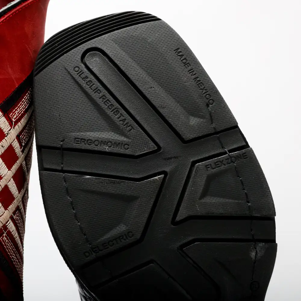 Černé kožené boty s kajmanským výstřihem a lehkou 3D podrážkou - kompozitní špička