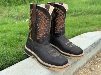 Pánské tmavě hnědé kožené pracovní boty s výstřihem do V - bez ocelové špičky