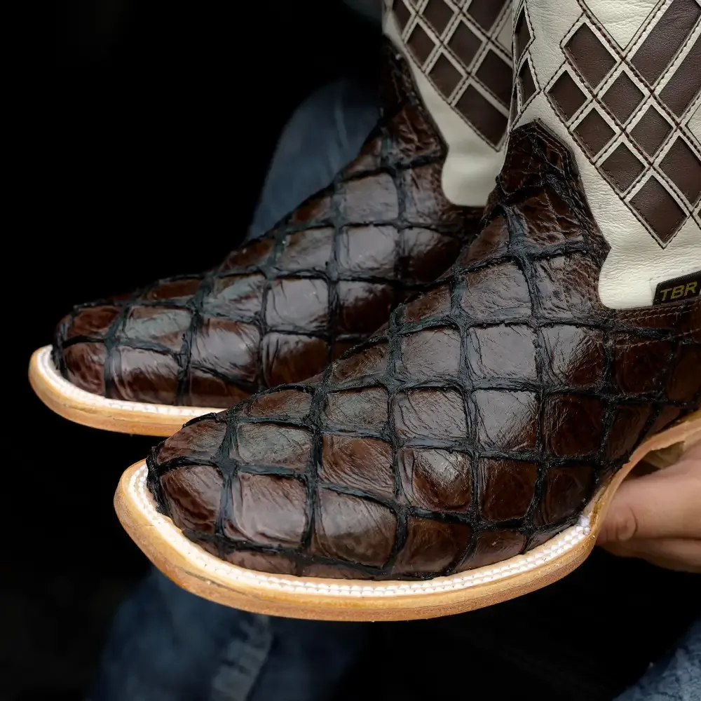 Čokoládově hnědé kožené boty Pirarucu - hranatá špička