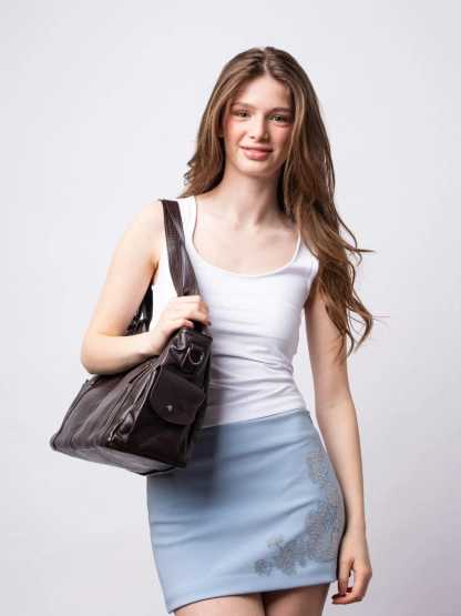 Extra-large capacity vintage-style shoulder bag