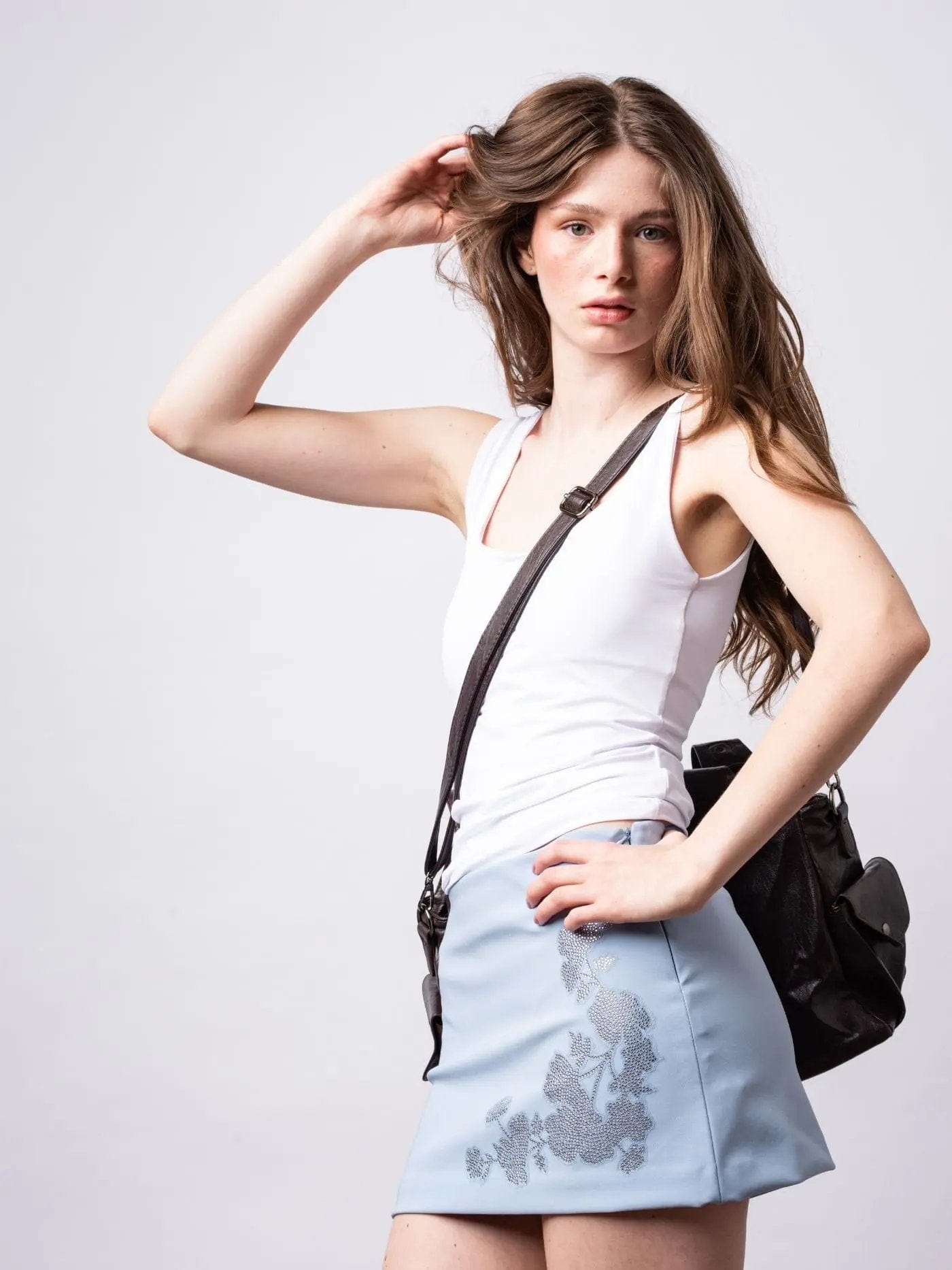 Extra-large capacity vintage-style shoulder bag