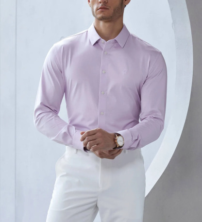 Camicia coreana estiva da uomo aderente di colore rosa chiaro