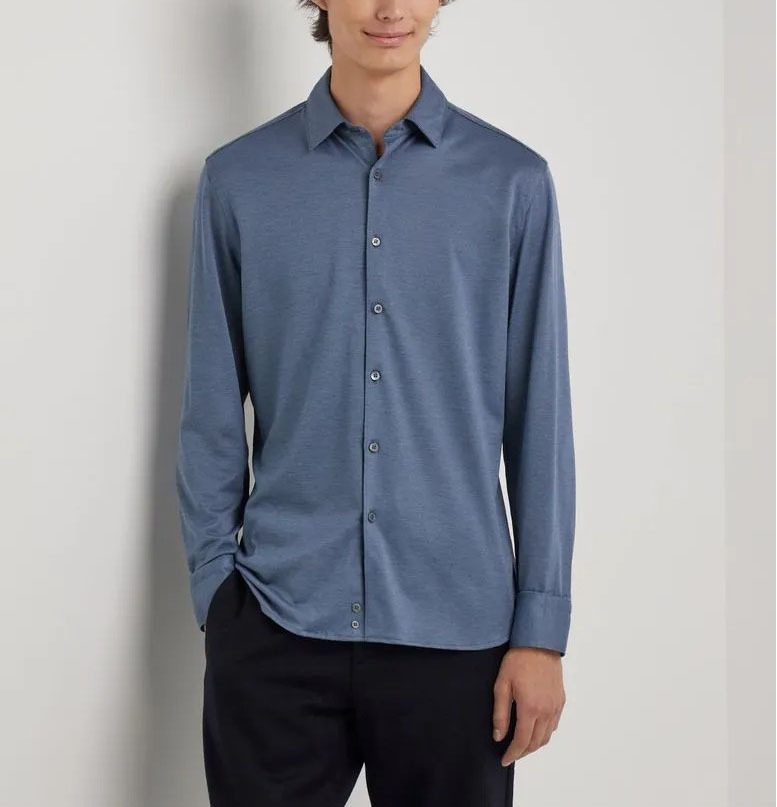 Maglia a punto piatto, taglio classico, camicia casual