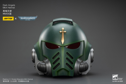 JoyToy WH40K Dark Angels MKX Helmet & Display Stand