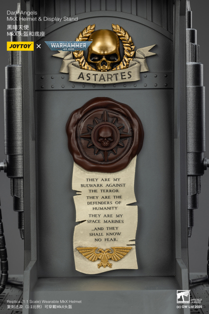 JoyToy WH40K Dark Angels MKX Helmet & Display Stand