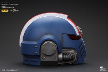 JoyToy WH40K Ultramarines Space Marines II Lieutenant Titus' MKX Helmet & Display Stand