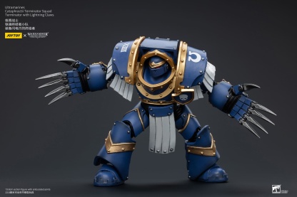 JoyToy WH40K Ultramarines Cataphractii Terminator Squad Terminator with Lightning Claws