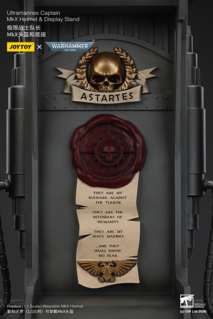 JoyToy WH40K Ultramarines Captain MKX Helmet & Display Stand
