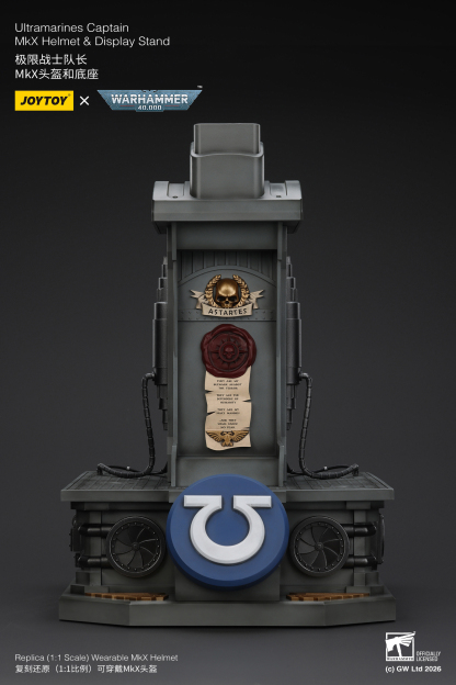 JoyToy WH40K Ultramarines Captain MKX Helmet & Display Stand