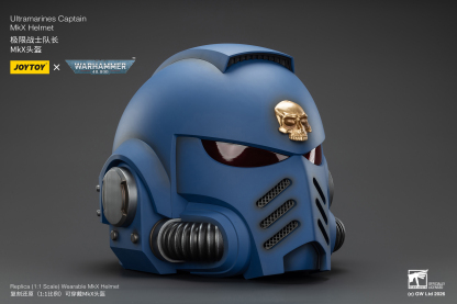 JoyToy WH40K Ultramarines Captain MKX Helmet & Display Stand