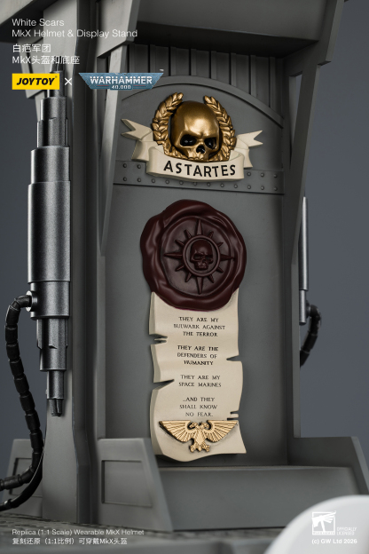 JoyToy WH40K White Scars MKX Helmet & Display Stand