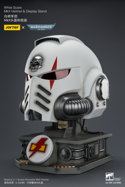 JoyToy WH40K White Scars MKX Helmet & Display Stand