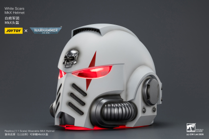 JoyToy WH40K White Scars MKX Helmet & Display Stand