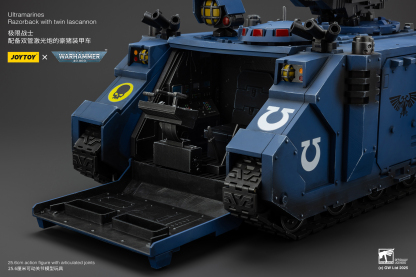 JoyToy WH40K Ultramarines Razorback with twin lascannon
