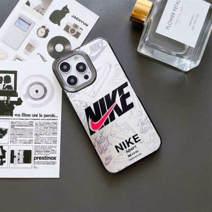 Husă pentru iPhone cu cârlig la modă, textură fibră de carbon, mată