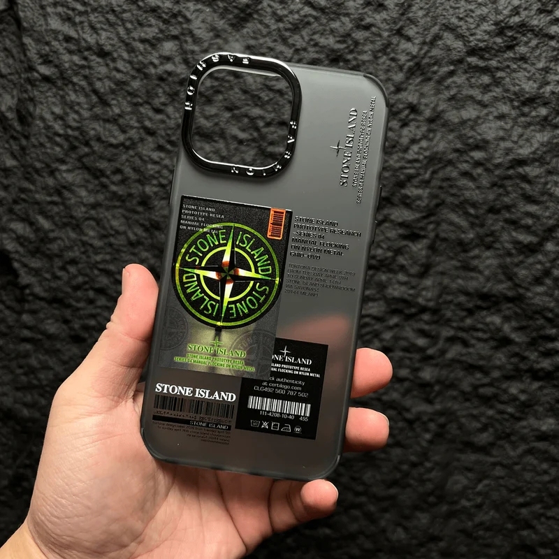 CAZĂ IPHONE SEMI-TRASPARENTĂ MATĂ