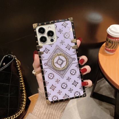 Husă pentru iPhone Trifoi incrustată cu diamante