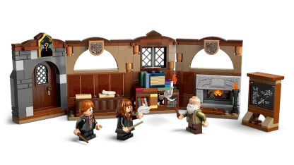 Hogwarts™ Castle: Charms Class