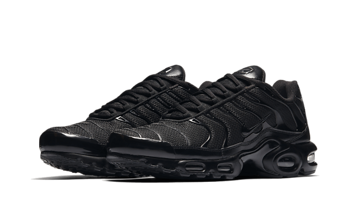 nithtke Air Max Plus Triple Black