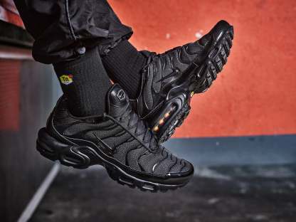 nithtke Air Max Plus Triple Black