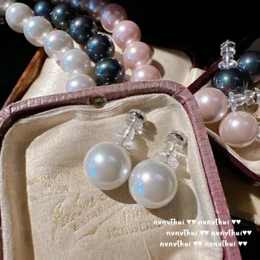 "Mermaid's Tears: Opulent Pearl Necklace"--13mm