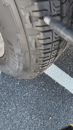 🔥2026 Forró Eladó Termék🔩 60 darabos gumi szögkészlet gumiabroncs javításhoz, két méretben, csavarhúzót tartalmaz