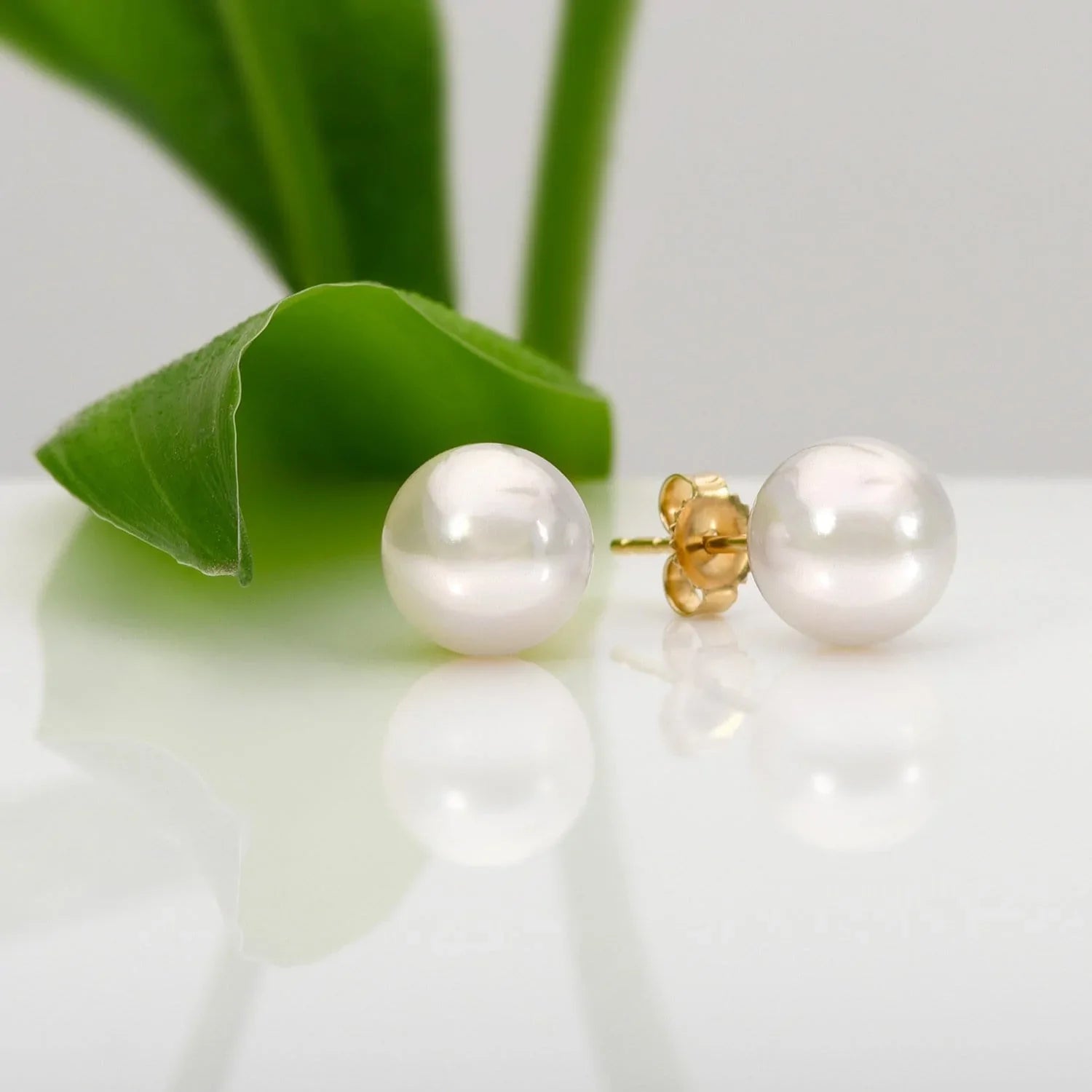 8.5-9.0mm White Akoya Pearl Stud Earrings