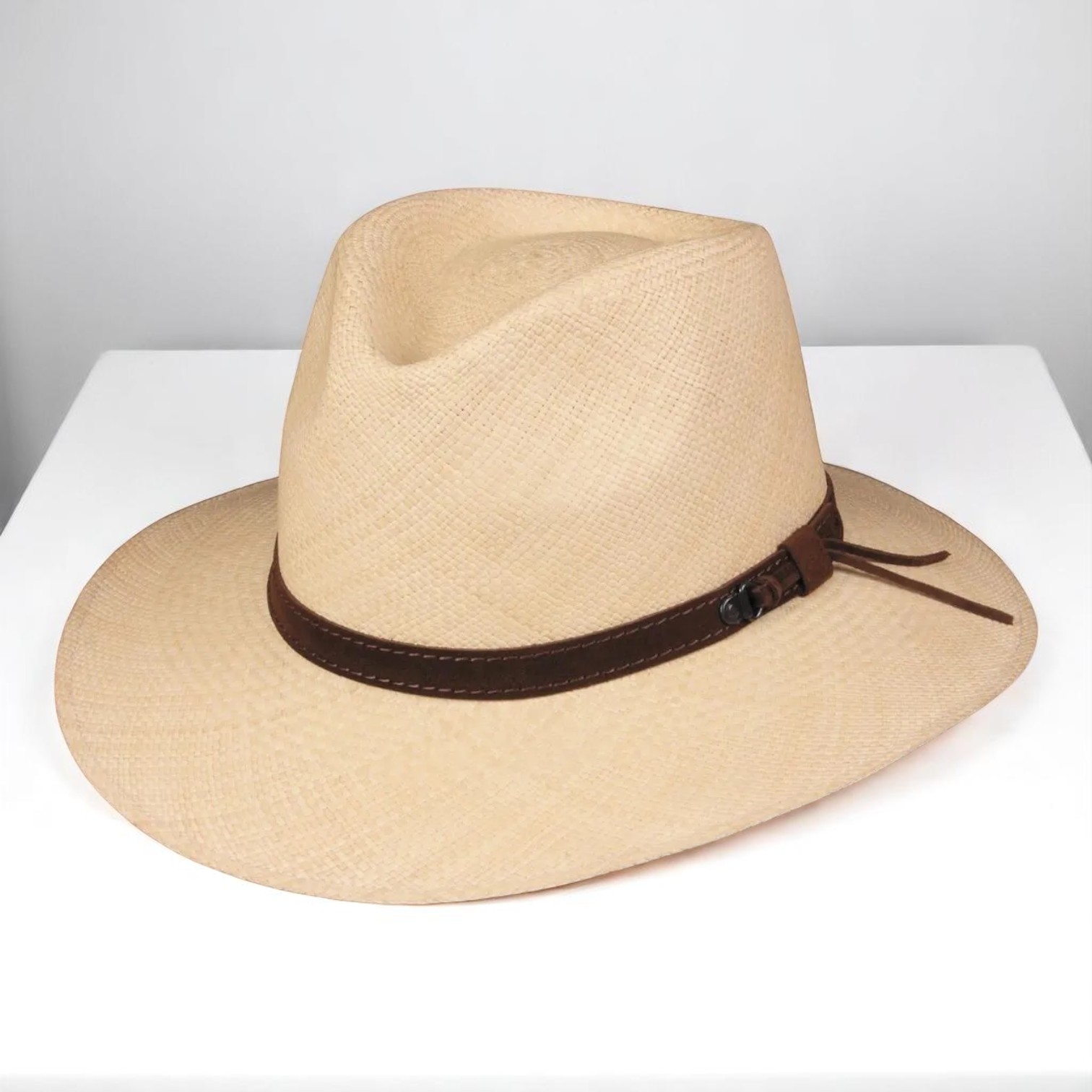 Can be rolls up for packing | Ecuador Straw Panama Hat - Natural