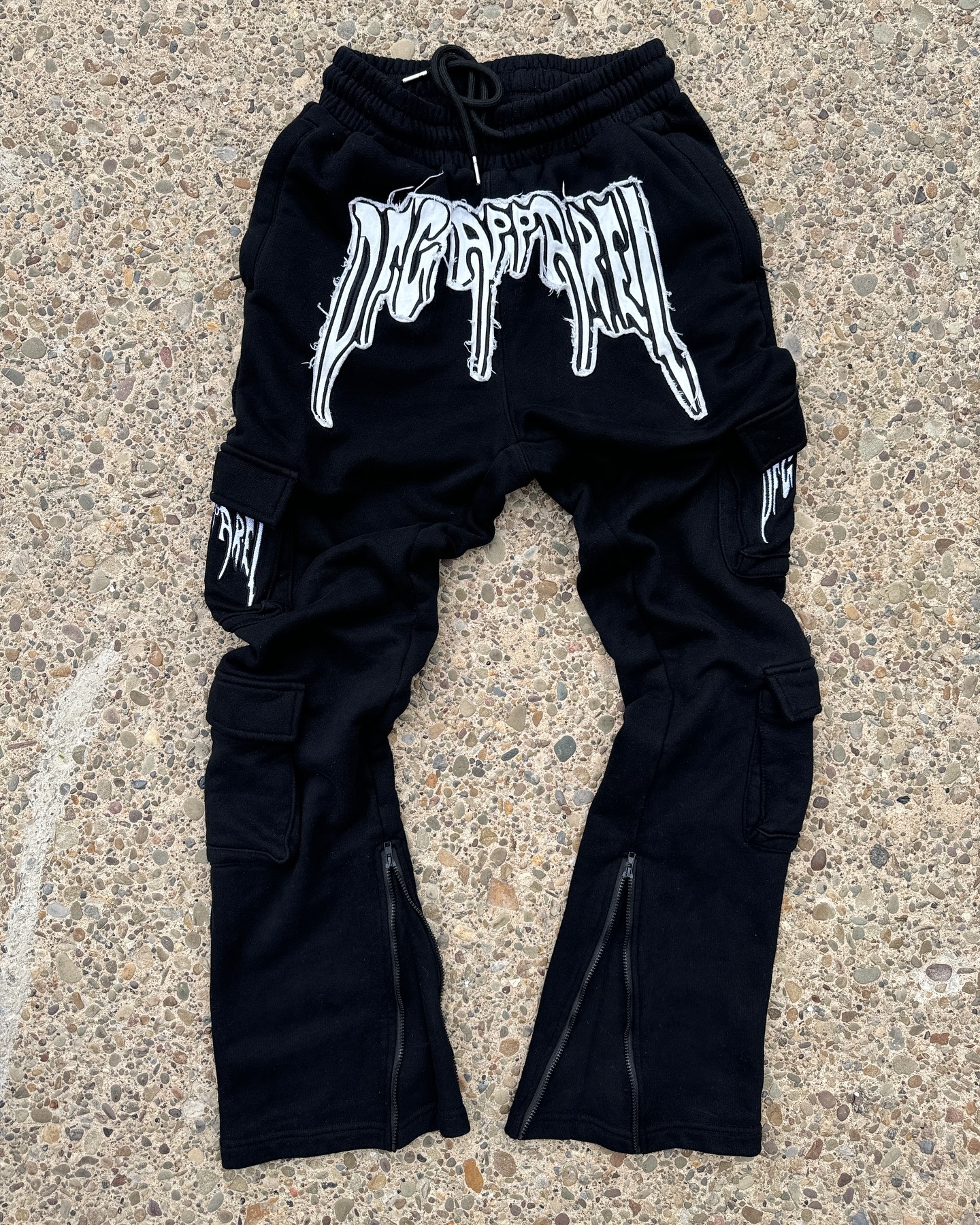 Casual pants with zipper bottoms