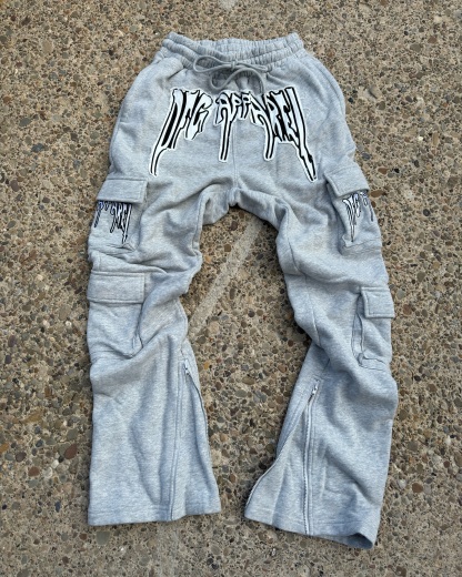 Casual pants with zipper bottoms