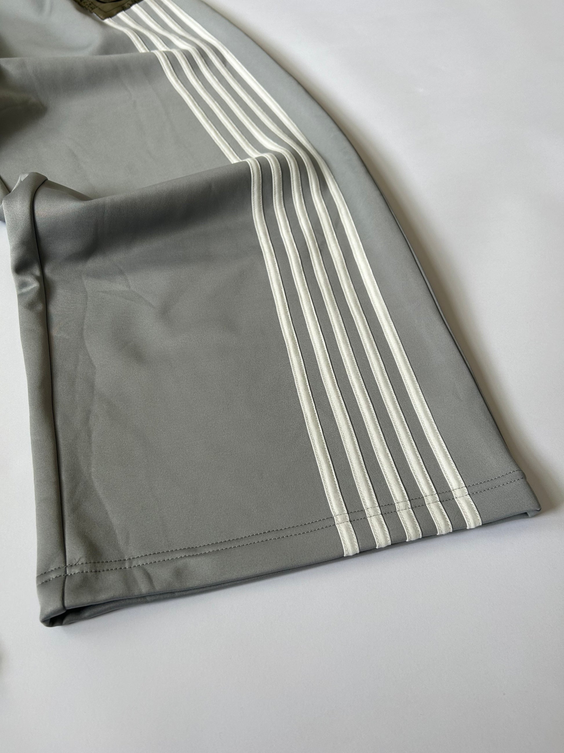 Casual embroidered badge pants