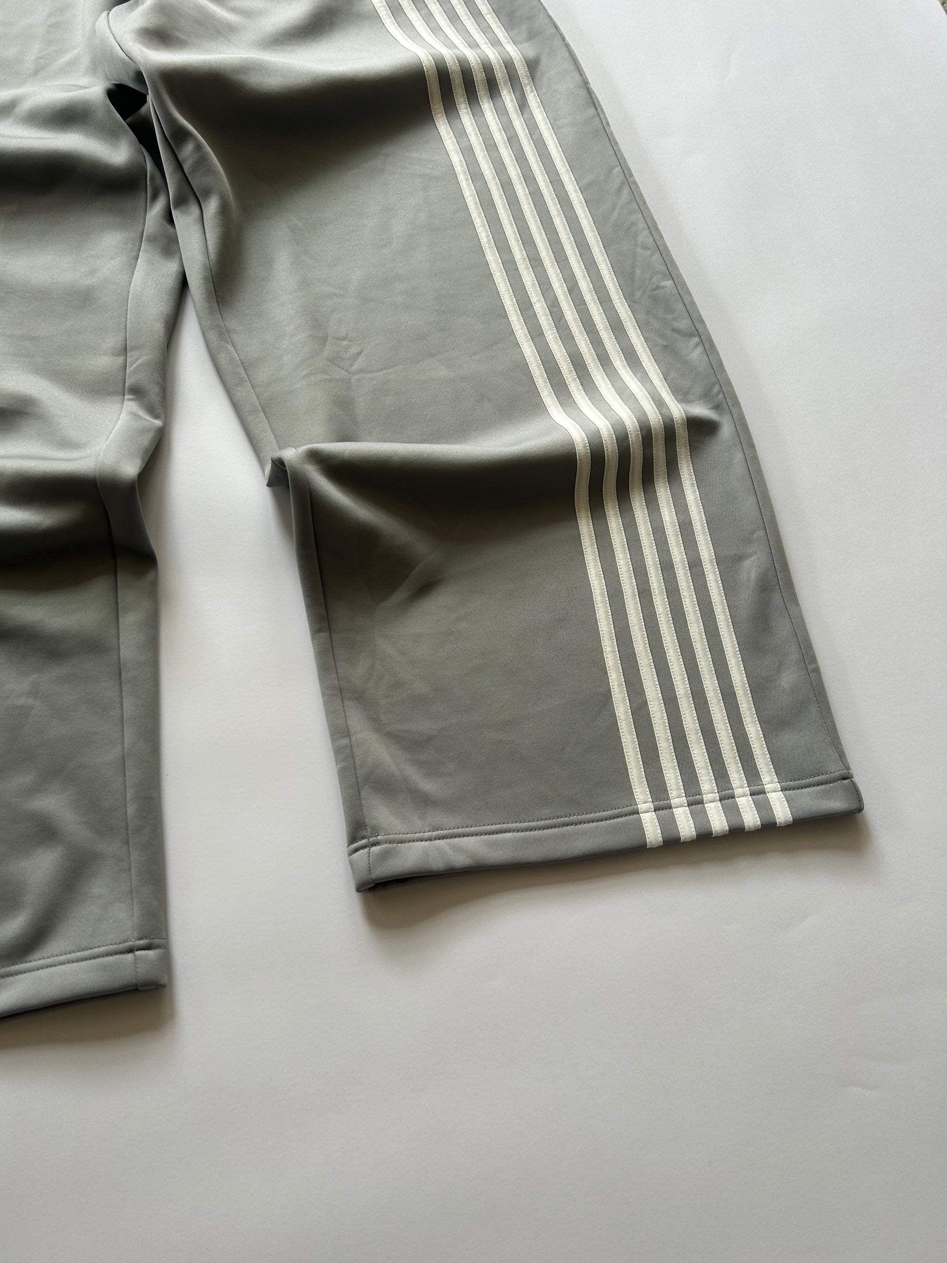 Casual embroidered badge pants