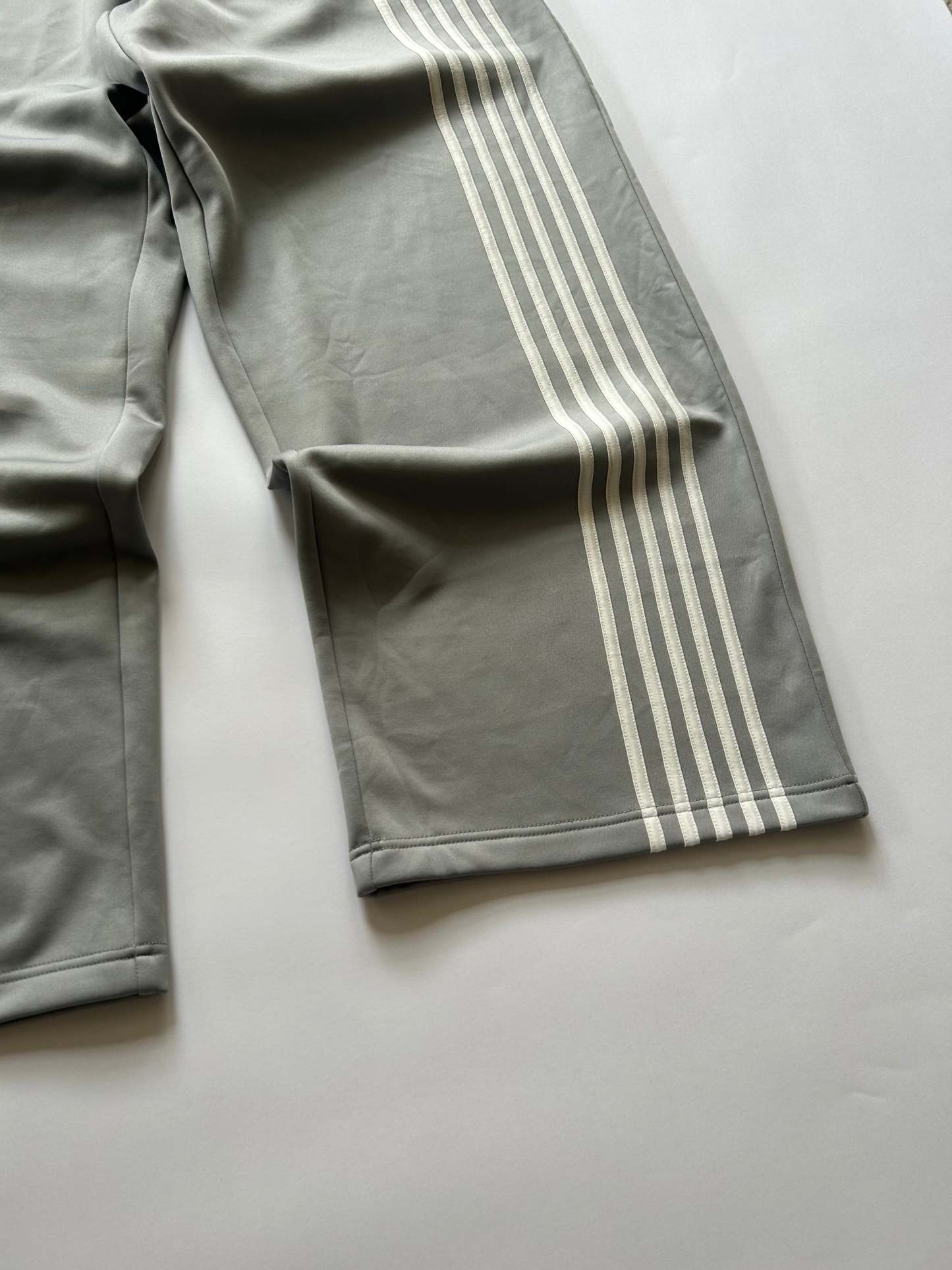 Casual embroidered badge pants