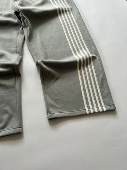Casual embroidered badge pants