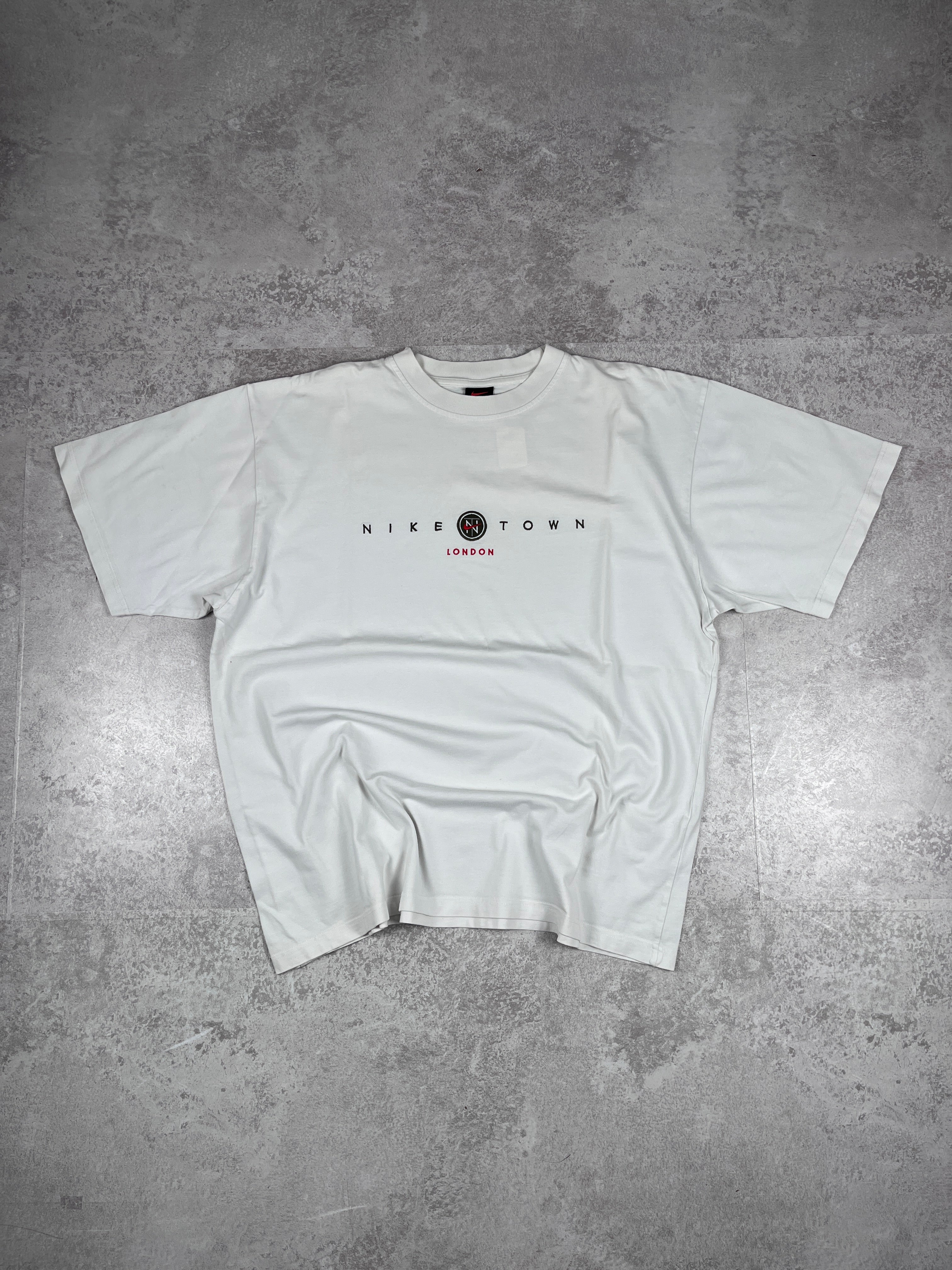Nike Town London T-shirt 90's Image - 1