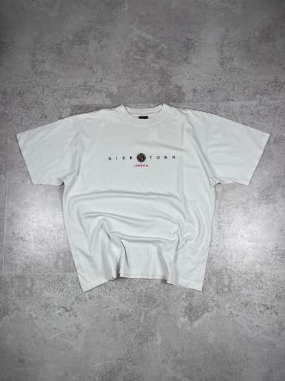 Nike Town London T-shirt 90's Image - 1