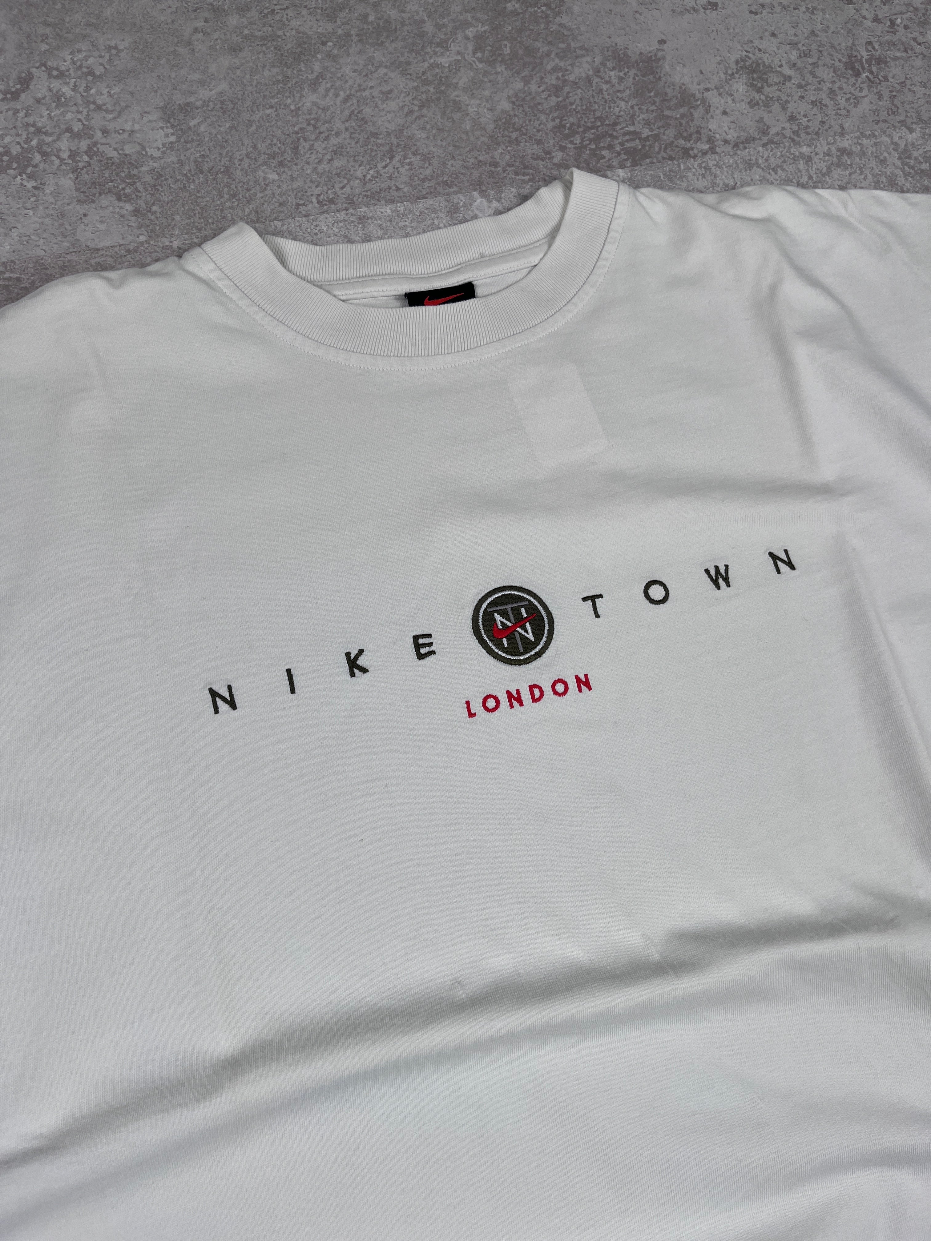 Nike Town London T-shirt 90's Image - 2