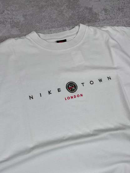 Nike Town London T-shirt 90's Image - 2