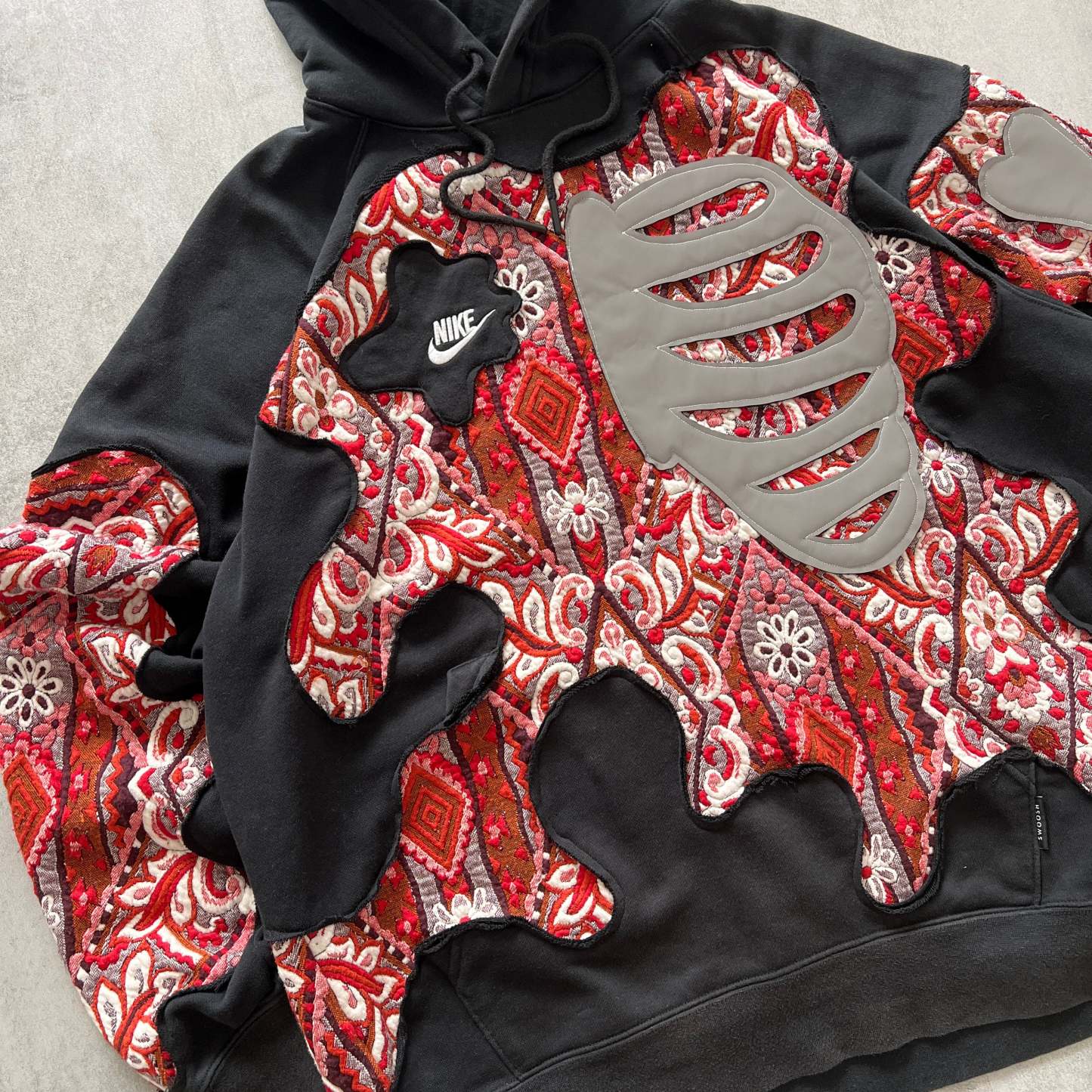 'BONES' REFLECTIVE HOODIE (L)