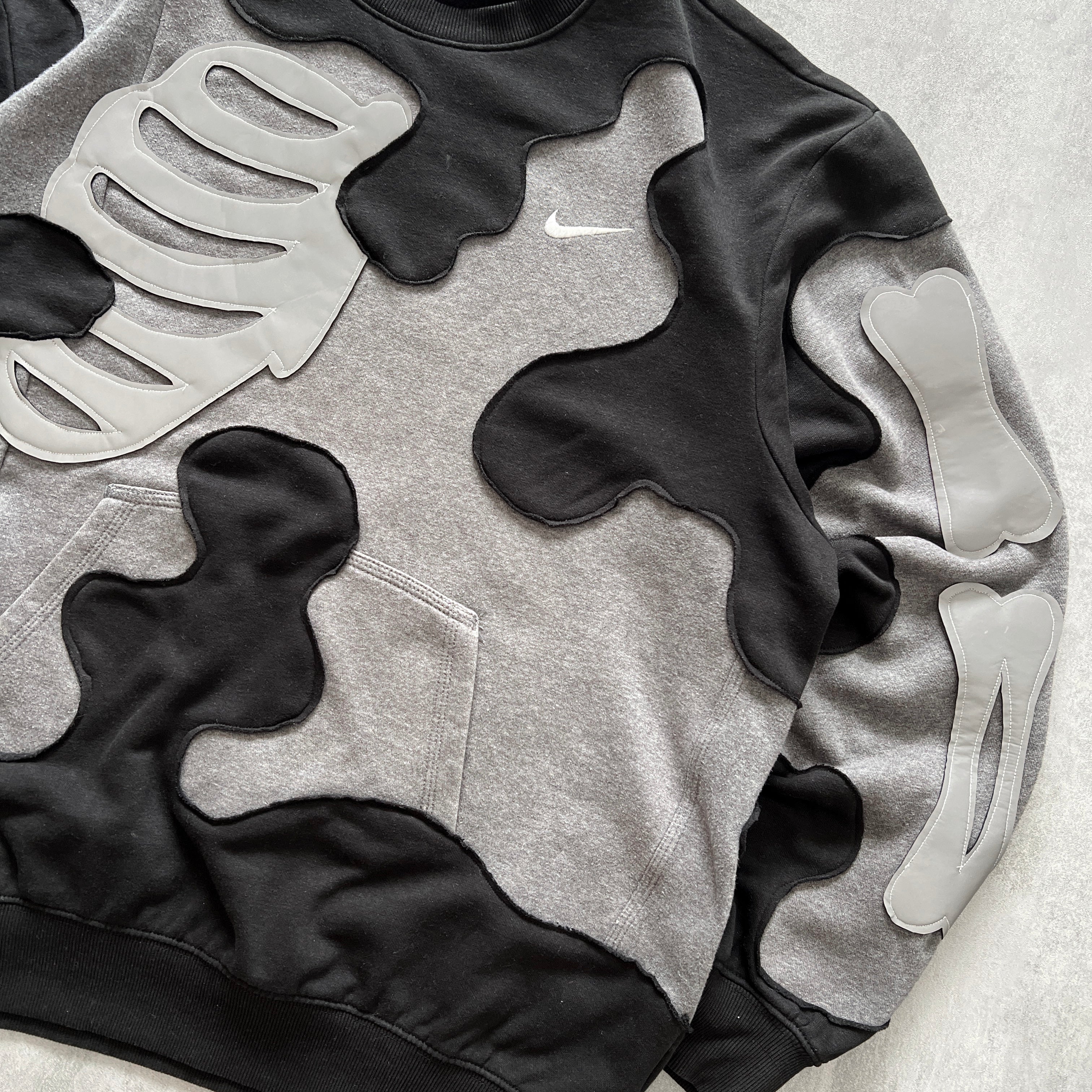 'BONES' REFLECTIVE SWEATSHIRT (L)