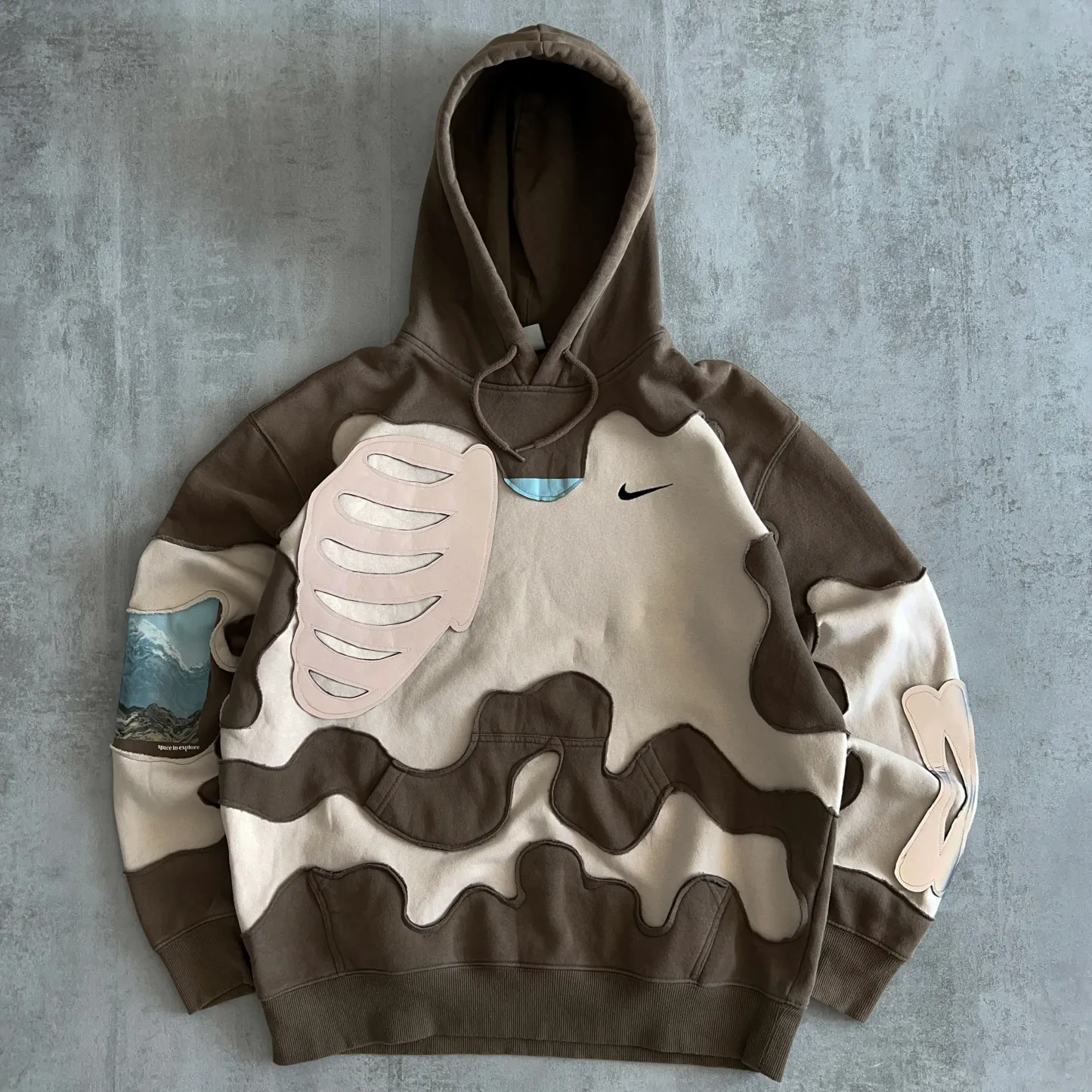 'BONES' REFLECTIVE HOODIE (M)