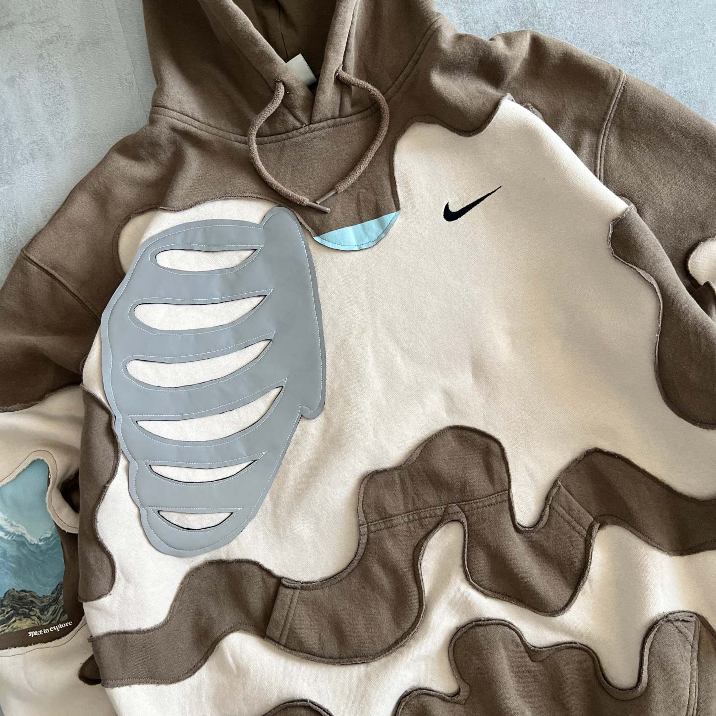 'BONES' REFLECTIVE HOODIE (M)