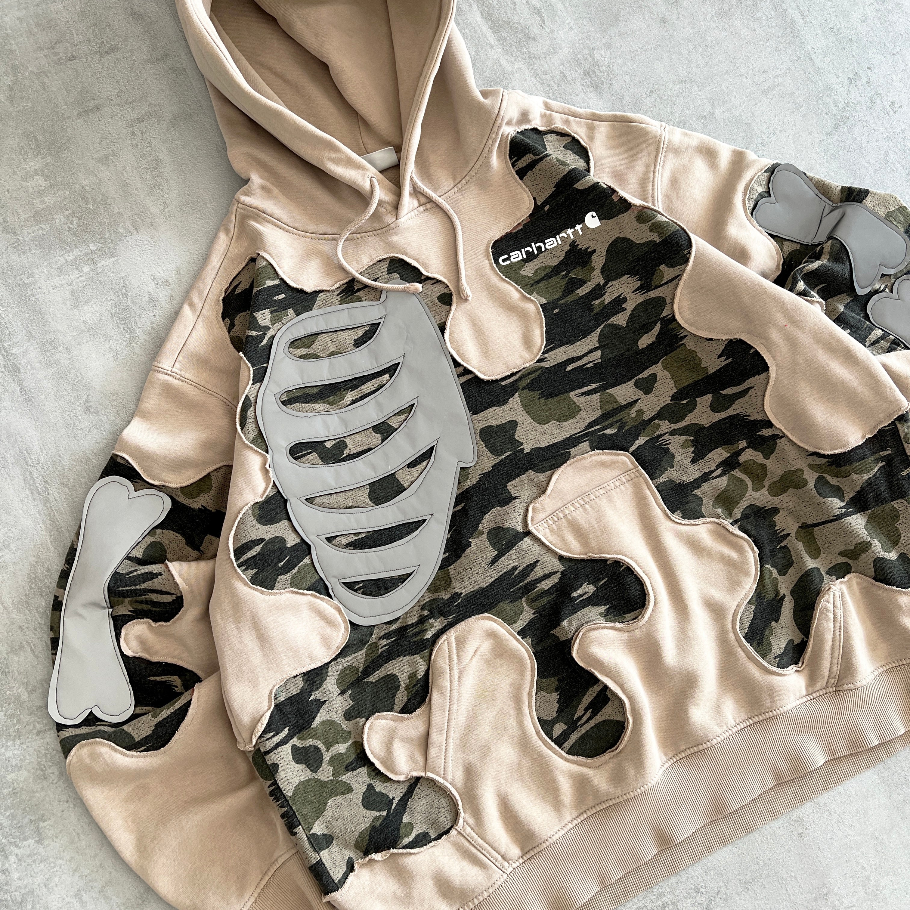 'BONES' REFLECTIVE HOODIE (L)