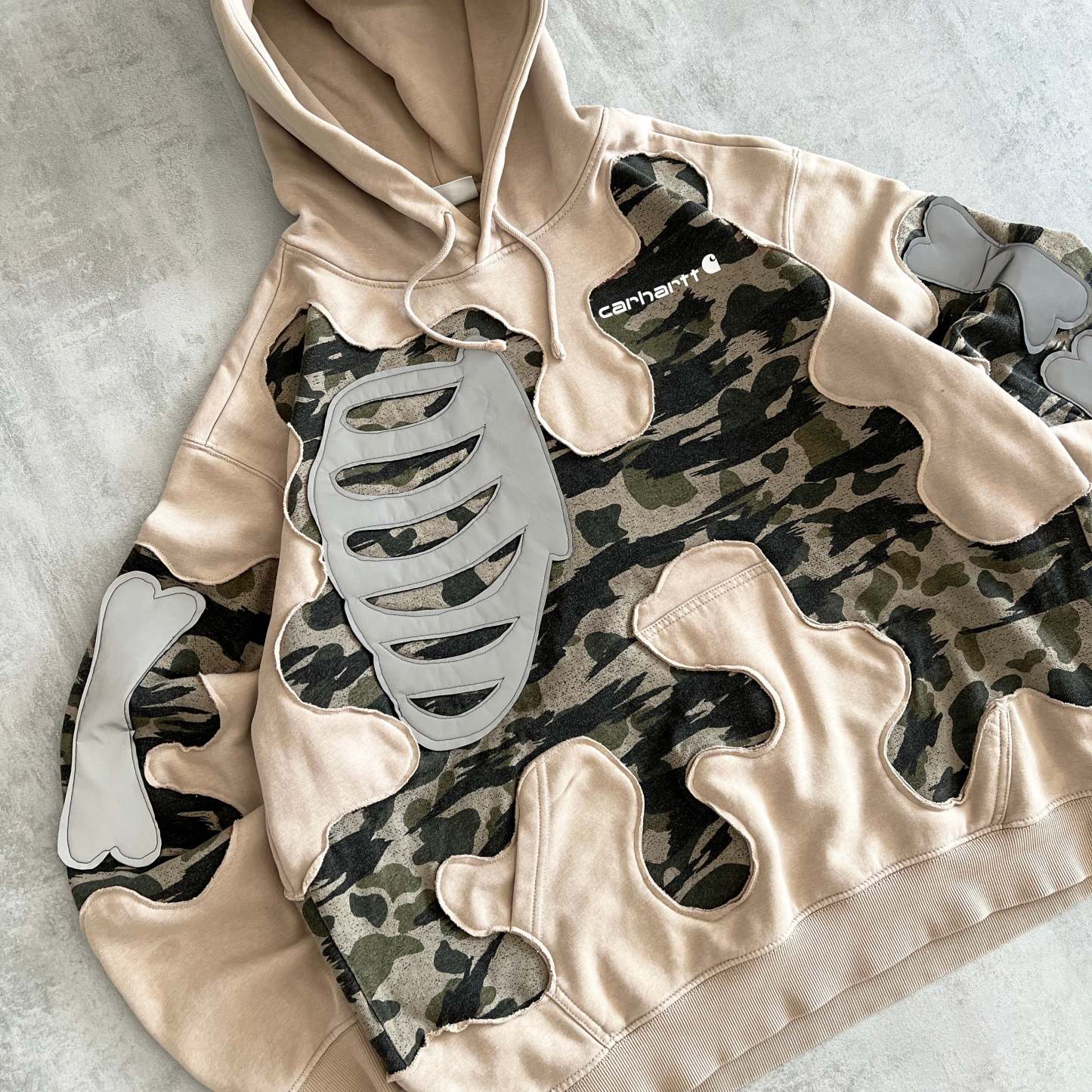 'BONES' REFLECTIVE HOODIE (L)