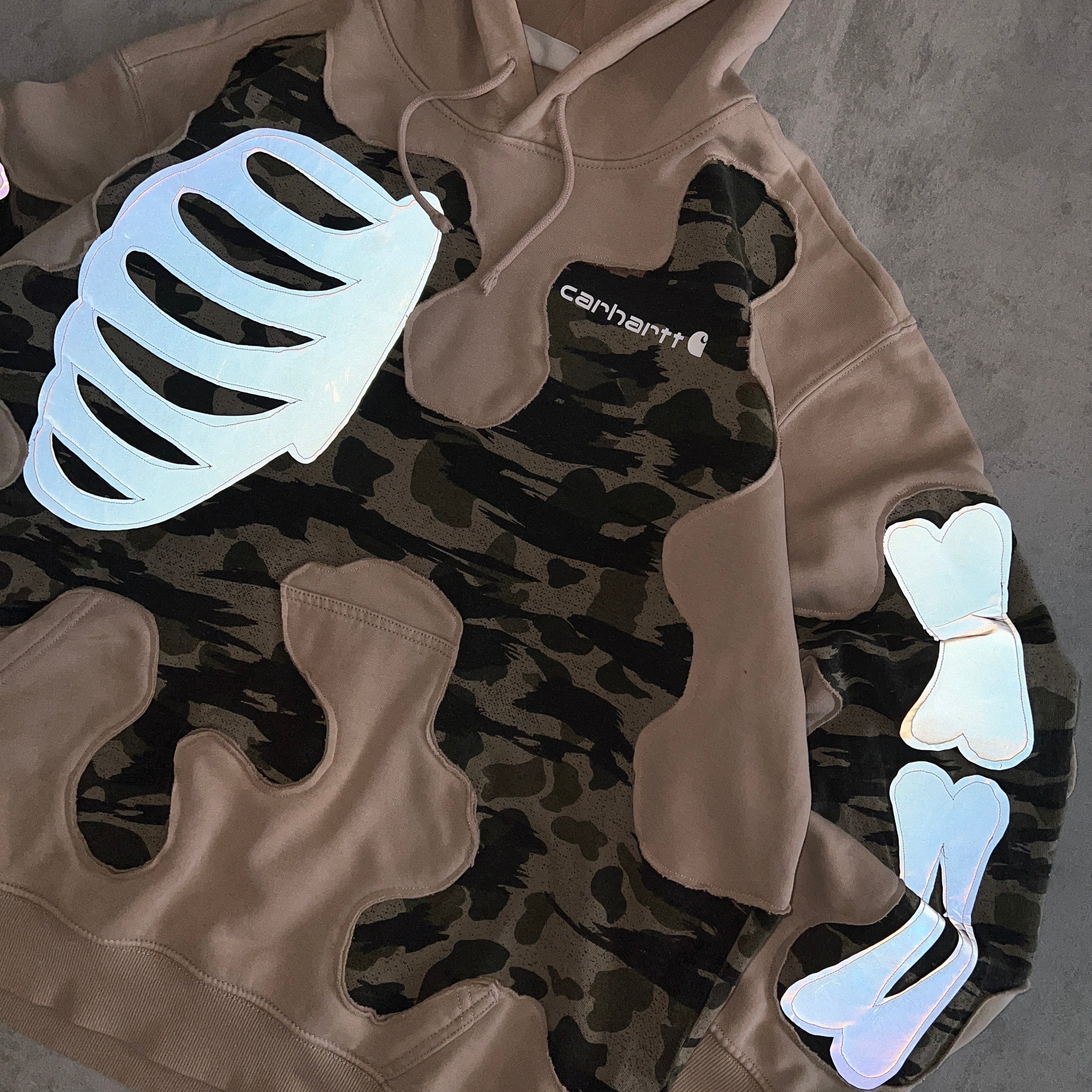 'BONES' REFLECTIVE HOODIE (L)