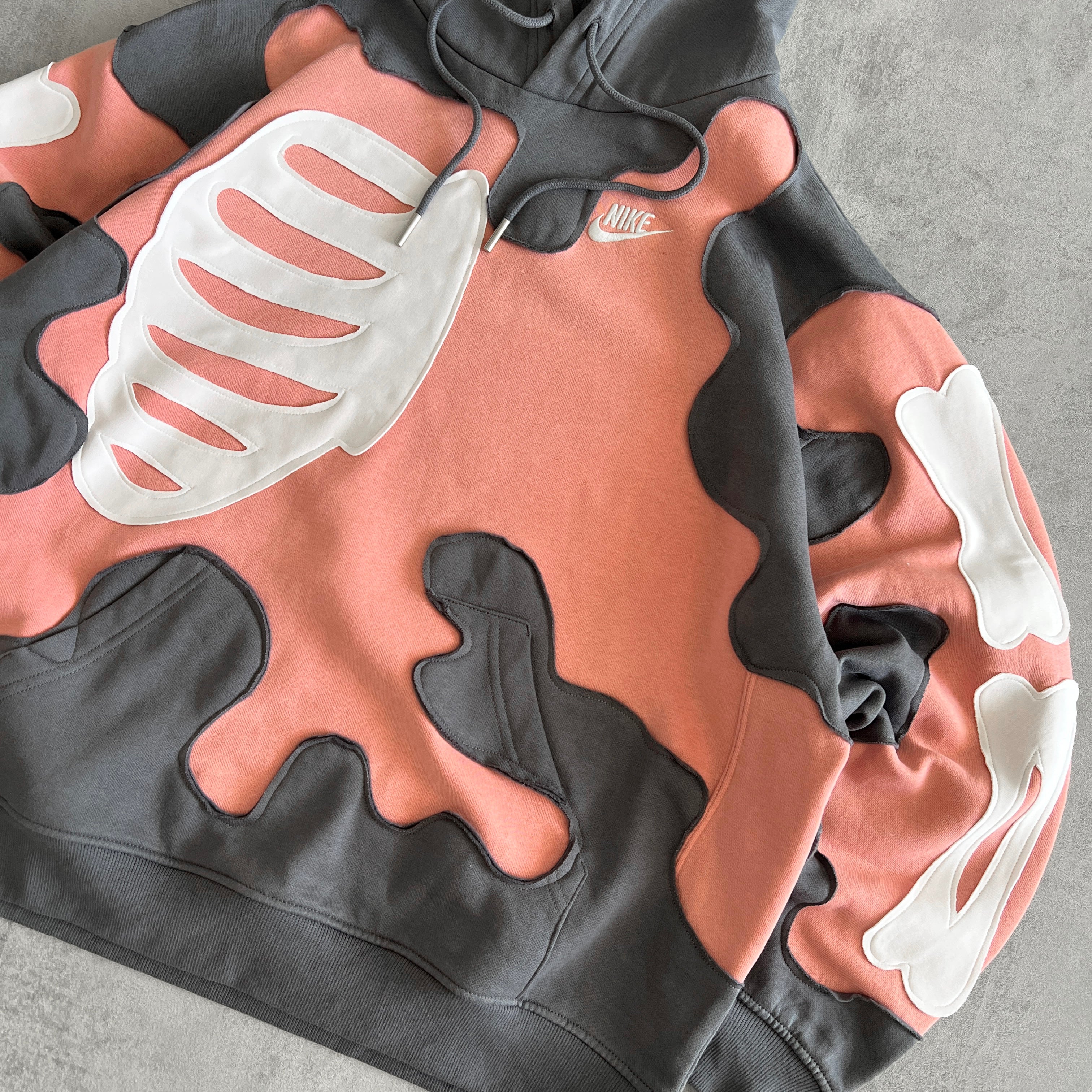 'BONES' HOODIE (M)
