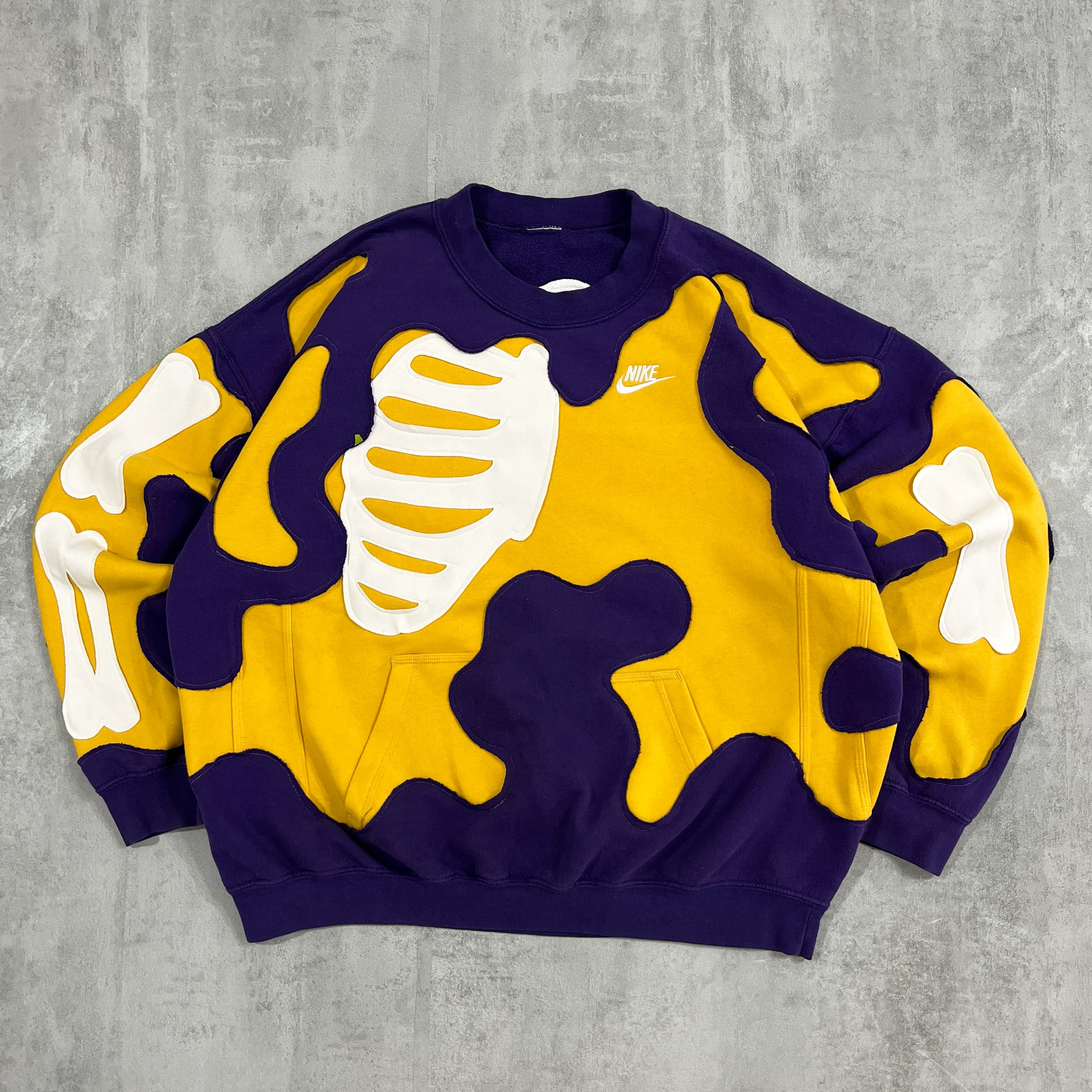 'BONES' SWEATSHIRT (L)