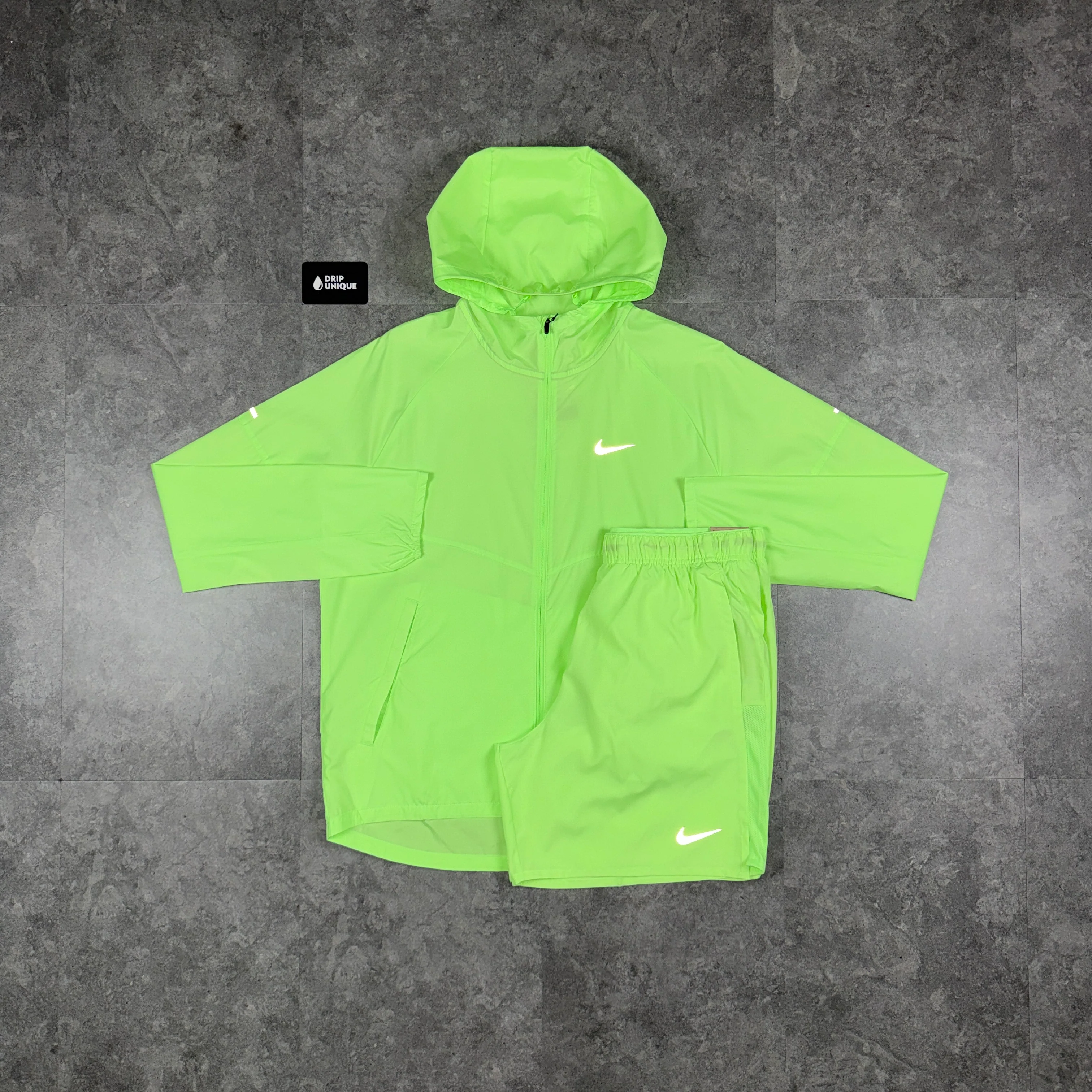 Nike Repel Miler Windrunner Jacket Ghost Green & Green Challenger Shorts Set